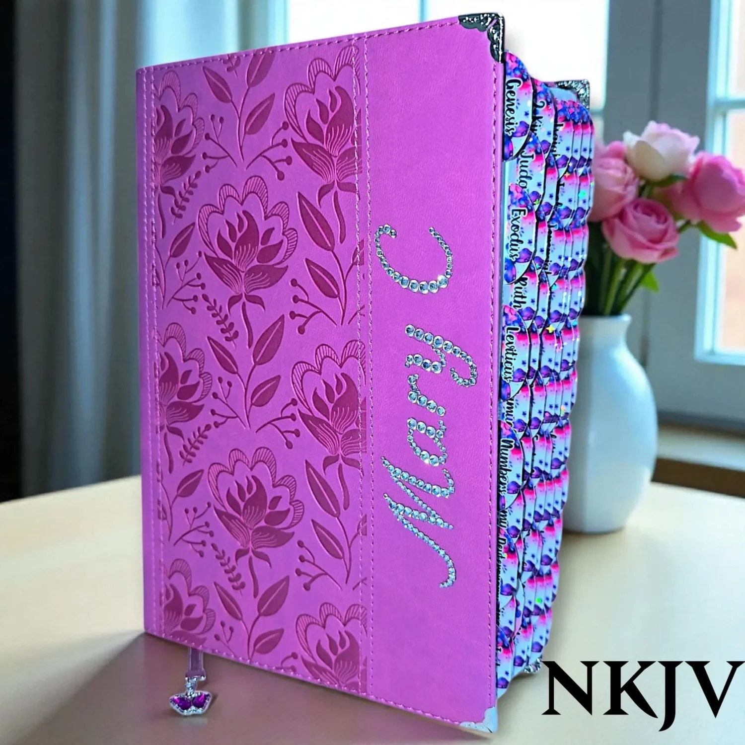 A Woman After God's Own Heart Custom Bible - NKJV - Estandar Size Print - Manual Size - Name with Rhinestone