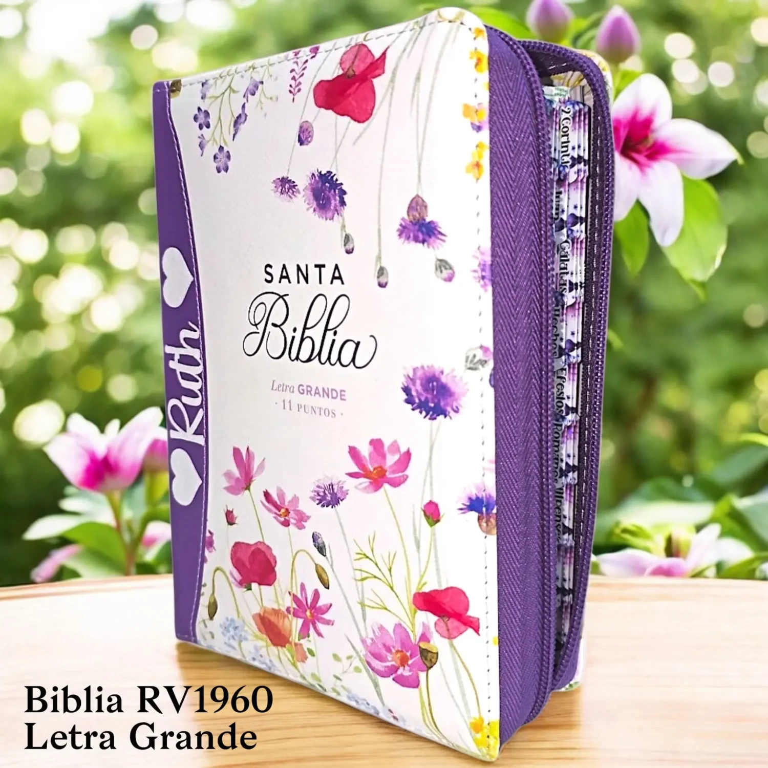 Biblia Personalizada Morada Jardín - Letra Grande de 11 Puntos - Reina Valera 1960 - Tamaño Compacta con Cierre - Español