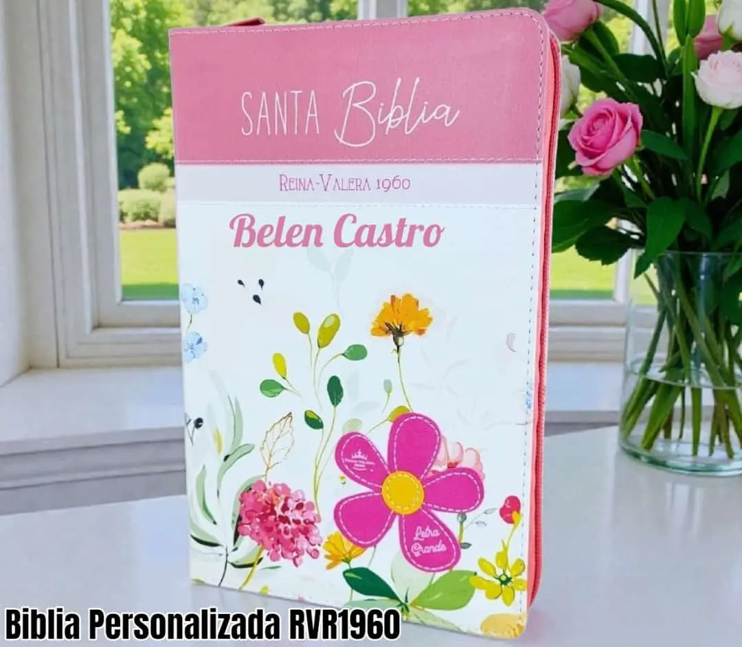 Biblia Personalizada Flor Rosada - Letra Grande de 12 Puntos - Reina Valera 1960 - Tamaño Manual con Cierre - Español