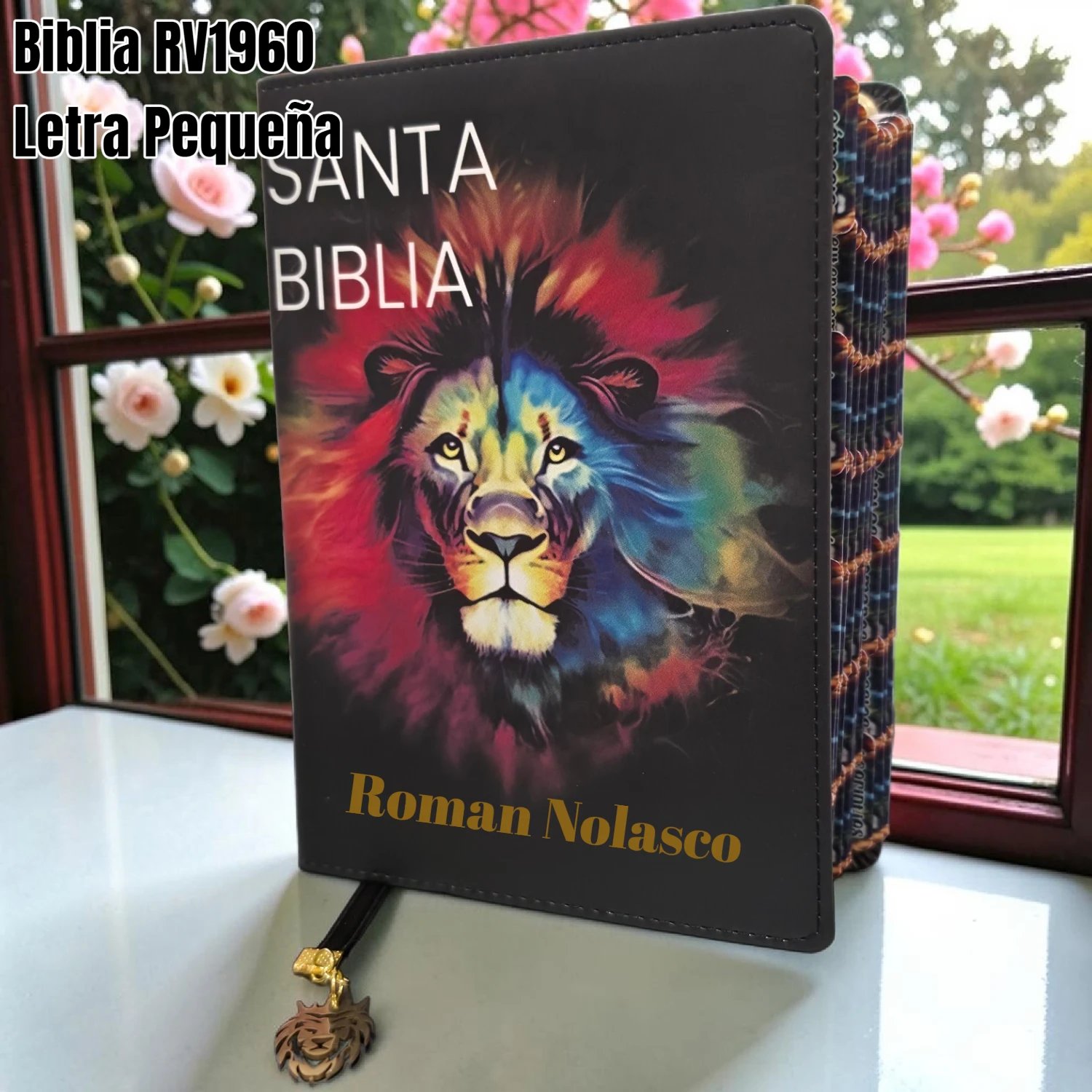 Biblia Personalizada Negra con Cara de León - Letra Grande de 11 Puntos - Reina Valera 1960 - Tamaño Compacta - Español