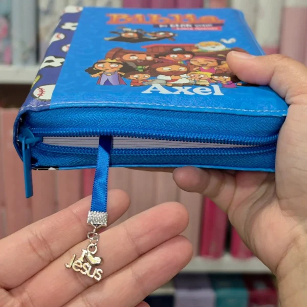 Biblia Personalizada Azul para Niños con Imágenes Ilustradas - Mi Gran Viaje - Letra Estandar de 10 Puntos - Reina Valera 1960 – Tamaño Compacta - Español