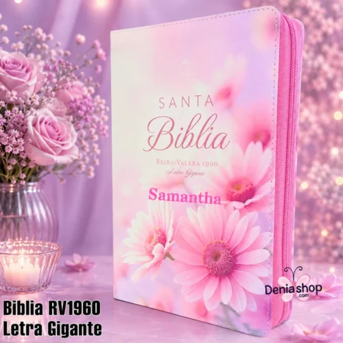 Deniashop.com-biblias-1.webp Biblia Personalizada Margaritas Rosa - Letra Gigante de 14 Puntos - Reina Valera 1960 - Tamaño Manual con Cierre- Español